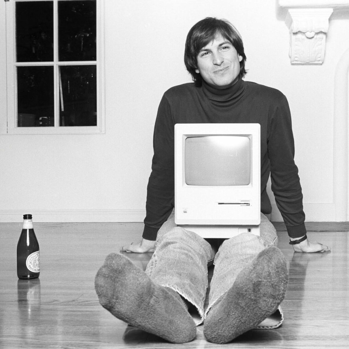 Image credit Steve Jobs with a Macintosh computer, introduced in 1984 Magnolia Pictures